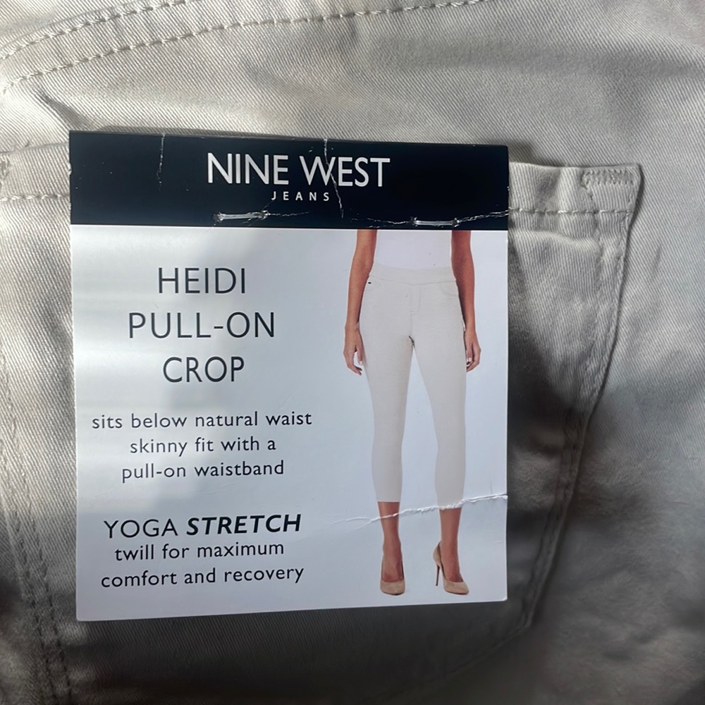 Nine West tan Capri Pants. Never worn! Size 10